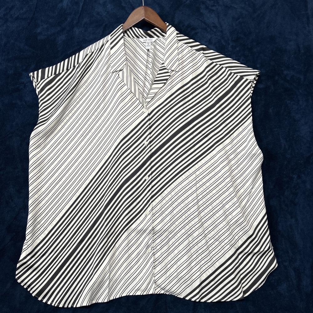 Nine West Womens Striped Button Top Size 4X Graphic Satin Modern Academic